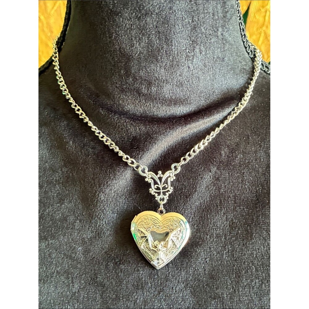 NEW Victorian Gothic bat and heart locket necklace in silvertone chunky chain